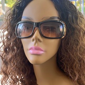 Ladies sunglasses.